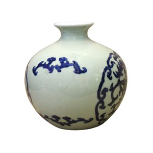 Chinese Oriental Ceramic Light Celadon Green Blue Graphic Vase cs4108E image 2