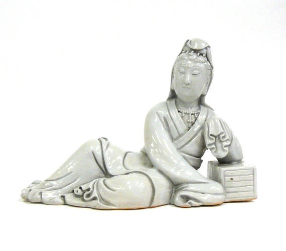 Chinese Vintage Finish Off White Porcelain Reclining Kwan Yin , Bodhisattva Statue cs948-7S Chinese Vintage Finish Off White Porcelain Reclining Kwan Yin , Bodhisattva Statue cs948-7S