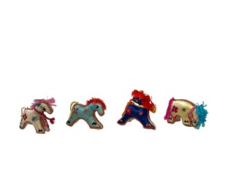 Set 4 Chinese Oriental Fabric Artistic Horse Miniature Figure Art ws3303S Set 4 Chinese Oriental Fabric Artistic Horse Miniature Figure Art ws3303S