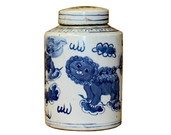 Chinese Blue White Ceramic Foo Dogs Lions Graphic Container Urn Jar ws813E