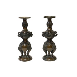 Paar Vintage Fein Bronze Runde 3 Beine Löwenköpfe Akzent Kerzenhalter ws3534E