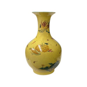 Chinese Crackle Yellow Porcelain Fruit Grasshopper Graphic Vase ws1648E image 1