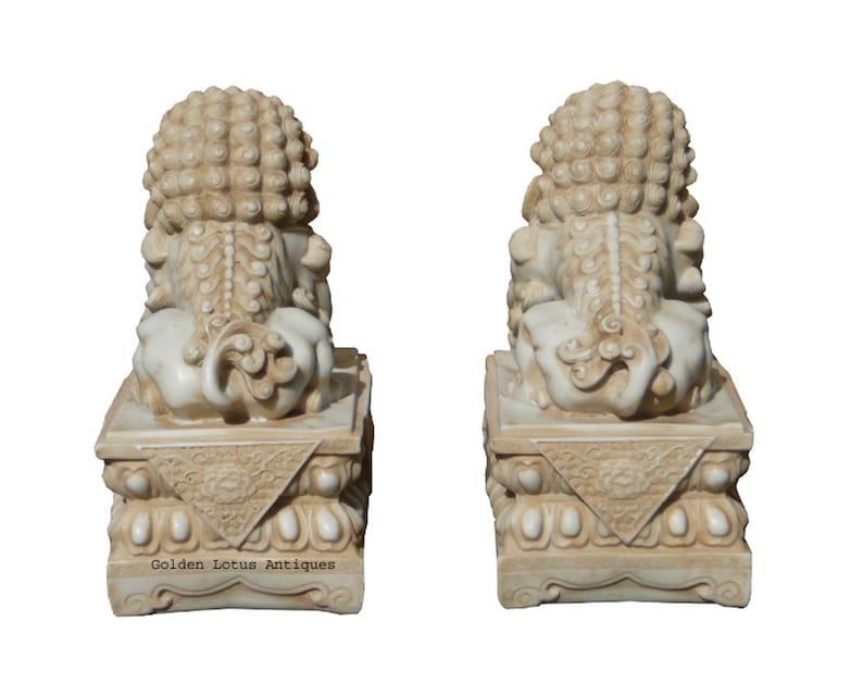 Pair Chinese Off White Marble Like Fengshui Foo Dogs cs1289E image 4