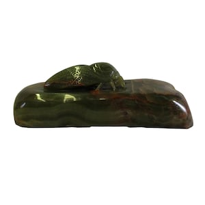 Chinese Oriental Stone Carved Cicada Paperweight Fengshui Display Figure cs5076E