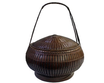 Oriental Handmade Brown Rattan Basket with Long Handle ws460E