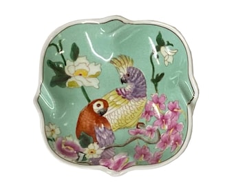 Lot of 2 Parrot Bird Graphic Square Light Green Porcelain Small Plates ws2456GE