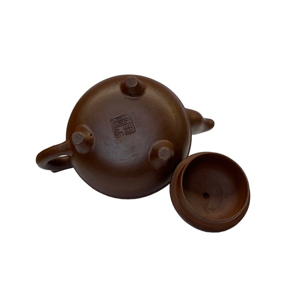 Chinese Handmade Yixing Zisha Clay Teapot With Artistic Accent ws2228S Chinese Handmade Yixing Zisha Clay Teapot With Artistic Accent ws2228S