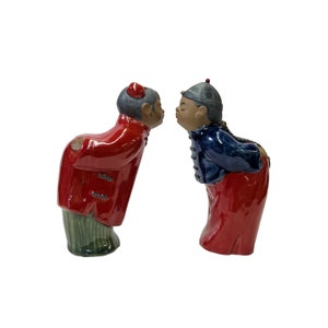 Pair Chinese Oriental Ceramic Traditional Happy Cute Wedding Couple Figures ws3077E