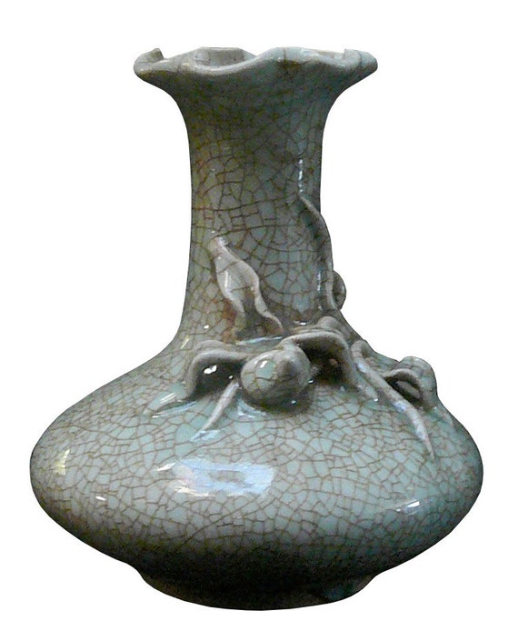 Chinese Celadon Crackle Ceramic Pottery Vase With 3D Floral Art cs107S Chinese Celadon Crackle Ceramic Pottery Vase With 3D Floral Art cs107S