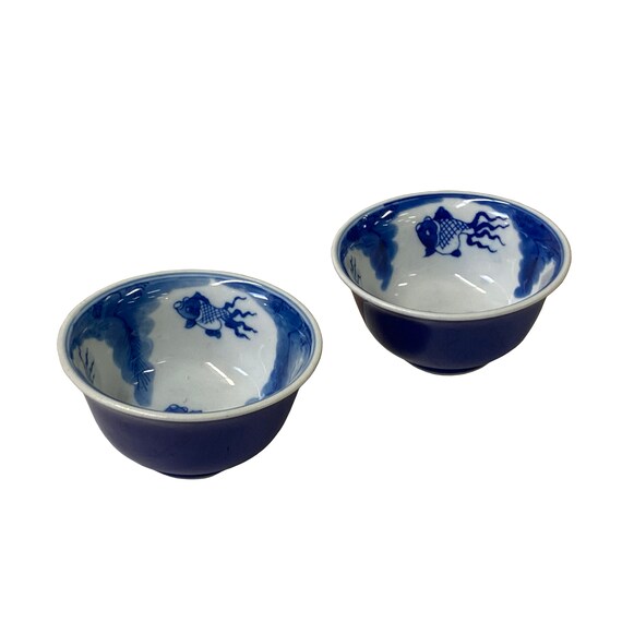 2 x Chinese Porcelain Blue White Fishes Scenery Cup Display Art ws2784S 2 x Chinese Porcelain Blue White Fishes Scenery Cup Display Art ws2784S