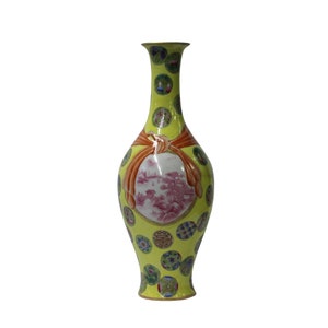 Chinese Yellow Color Ceramic Oriental Scenery Pattern Vase ws983E