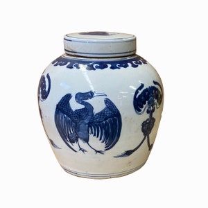 Chinese Blue & White Bird Bats Tassel Graphic Porcelain Ginger Jar ws1239E