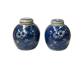 Pair Blue White Mini Oriental Graphic Porcelain Ginger Jars ws948E