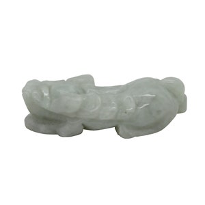 Hand Carved Natural Green Jade Feng Shui Lucky Pixiu Figure Pendant n464E