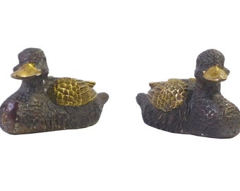 Chinese Pair Brown Bronze Metal Duck Figures cs1607E