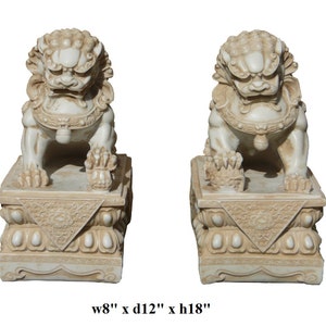 Pair Chinese Off White Marble Like Fengshui Foo Dogs cs1289E image 5