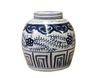 Chinese Handmade Medium Blue & White Porcelain Ginger Jar cs3772E