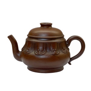 Chinese Handmade Yixing Zisha Clay Teapot With Artistic Accent ws2055E image 1
