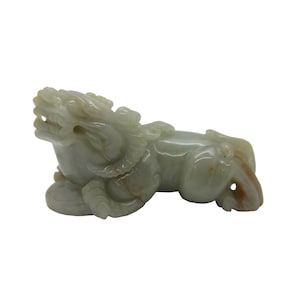 Hand Carved Natural Green Jade Feng Shui Lucky Pixiu Figure Pendant k197NE