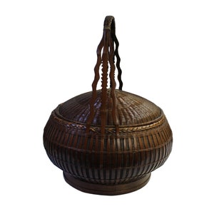Oriental Handmade Brown Rattan Basket with Long Handle ws460E image 2