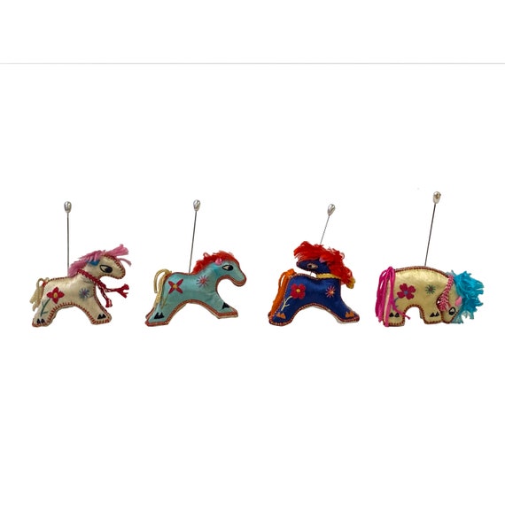 Set 4 Chinese Oriental Fabric Artistic Horse Miniature Figure Art ws3303S Set 4 Chinese Oriental Fabric Artistic Horse Miniature Figure Art ws3303S