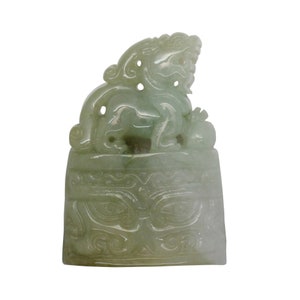 Carved Natural Green Jade Table Top Feng Shui Lucky Pixie Bell Figure & Pendant vs967NE