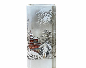 Chinese Off White Porcelain Snow Scenery Square Shape Vase ws2353E