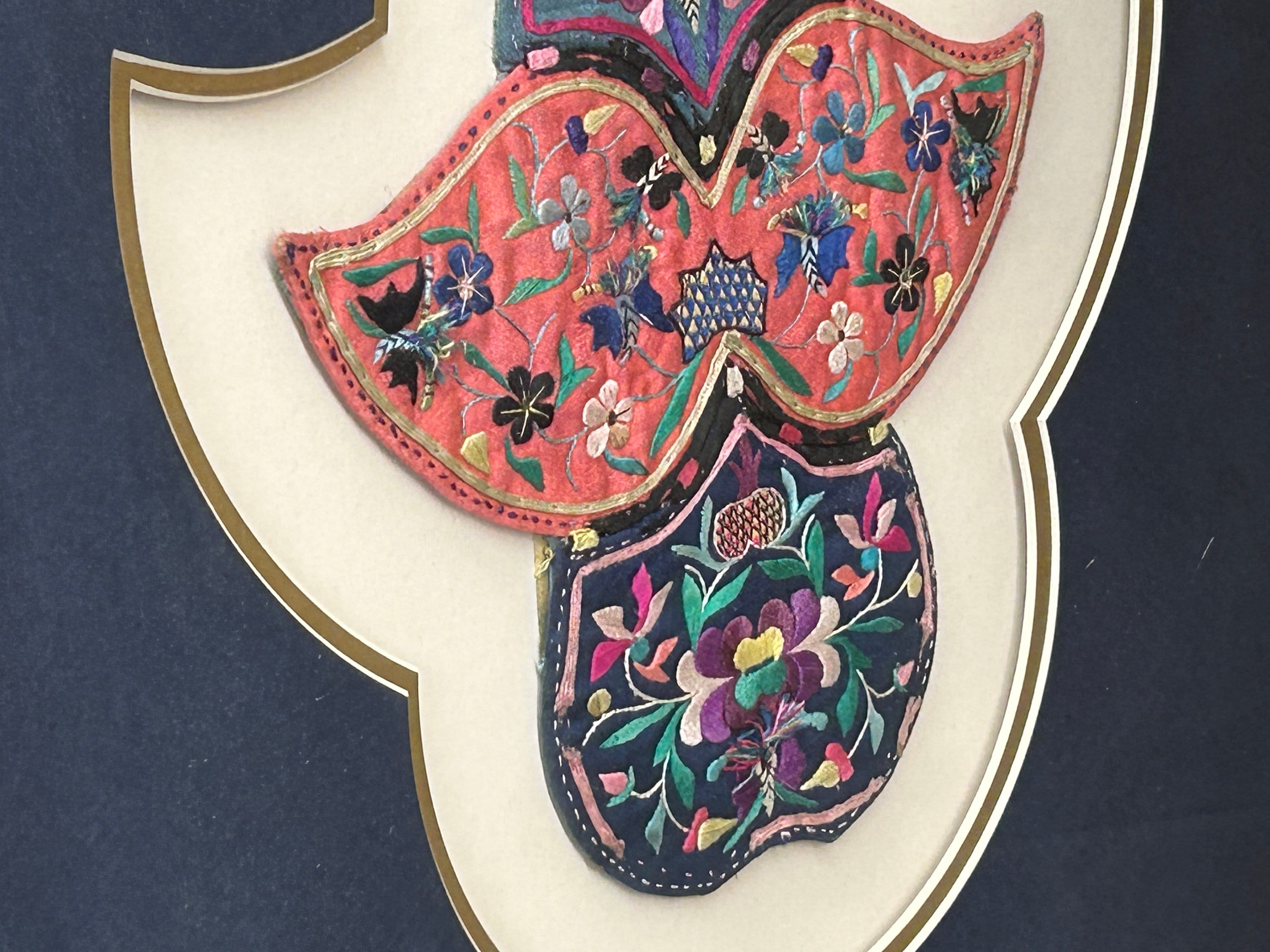 紅星牌綿料綿連69✖️138  （1993製）2反 Vintage Chinese Embroidery Fabric Piece Framed Wall Art