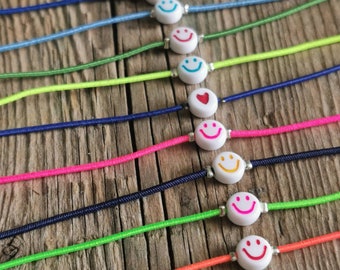 Armband mit Smiley - SMILE Freundschaftsarmband, JGA, Armbändchen