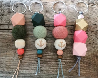 Schlüsselanhänger Holzperlen Holzkugeln Hexagon keychain Wichtelgeschenk Geschenk Holz