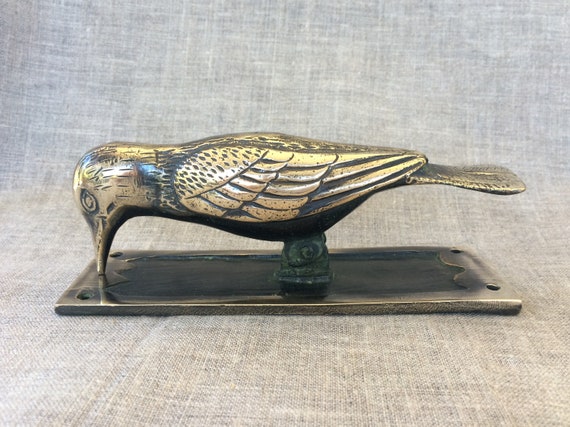 VINTAGE ANTIQUE STYLE HAND MADE SOLID BRASS BIRD SCULPTURE DOOR KNOCKER