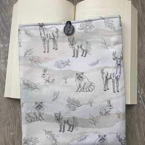 Protège-livre en tissu avec animaux des bois