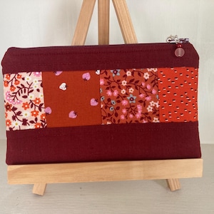 Petite pochette matelassée en lin fraise