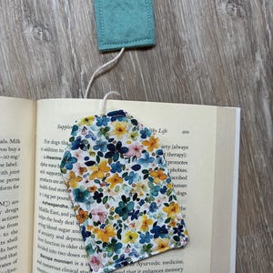 Blue and Yellow Floral Tea Bag Book Mark