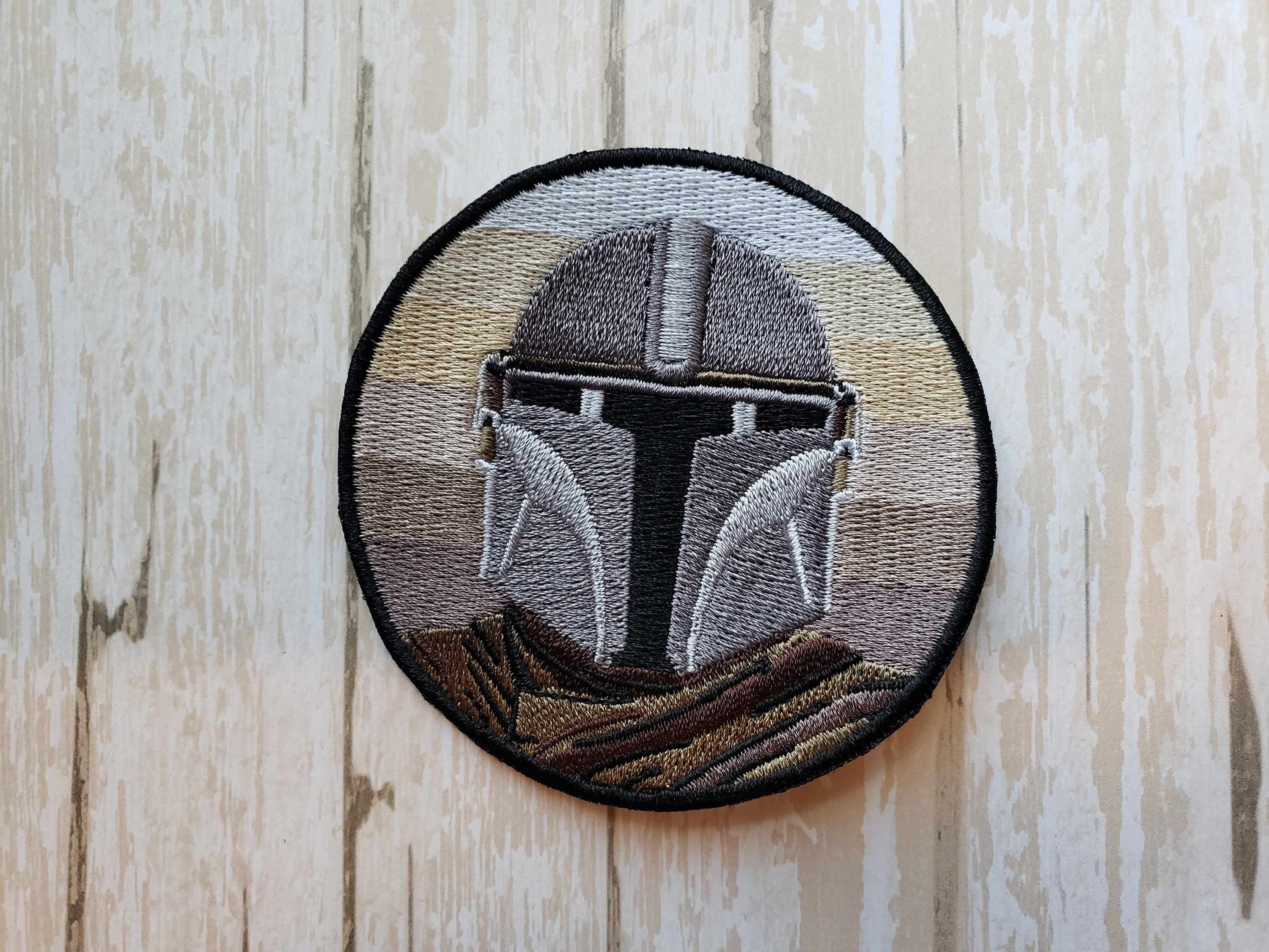 Star Wars The Mandalorian Embroidered Patches - Iron-On/Sew-On Cloth  Patches for DIY Fashion