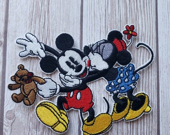 IN STOCK Now 4 Mickey Minnie Mouse Thanksgiving Dinner Pilgrams Native  American Indian Disneyland Disneyworld Embroidered Iron on Patch 