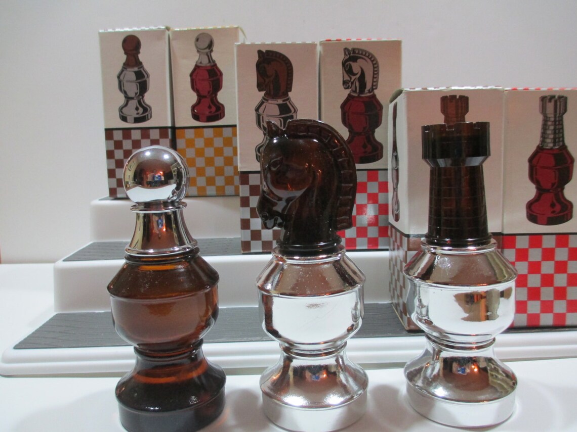 AVON CHESS PIECES Vintage, Avon Chess Set 12, Avon Chess Aftershave