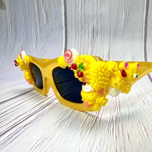 Flower sunglasses, Decoden sunglasses, embellished sunglasses, custom sunglasses, floral sunglasses by ZenButterflies