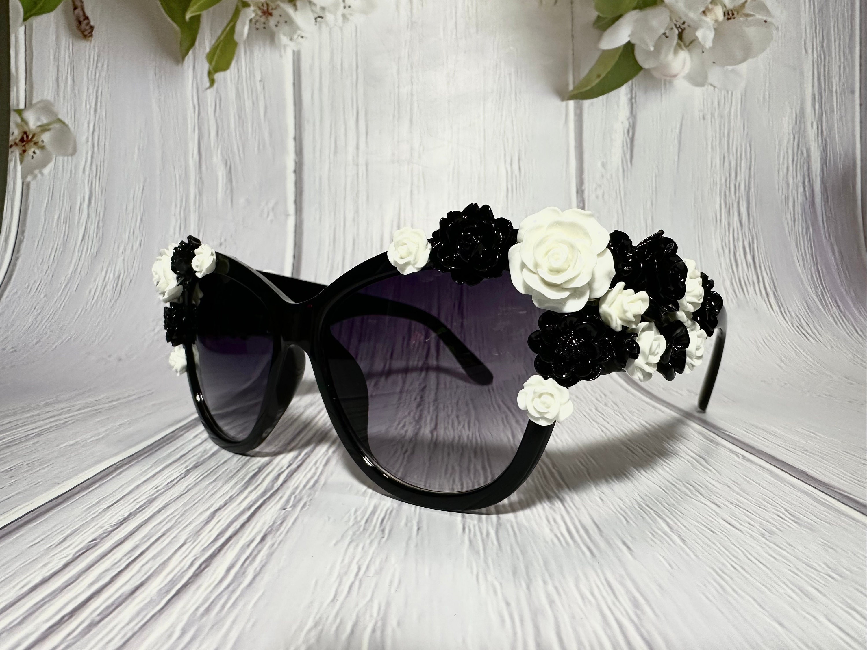 Twelve White Cat Eye Sunglasses with Floral Accents Tiny - Cat Eye Floral Avant-Garde Women Glasses | Vooglam main image 2