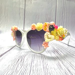 OOAK sunglasses, kawaii sunglasses, Decoden sunglasses, embellished sunglasses, custom sunglasses, floral sunglasses by ZenButterflies