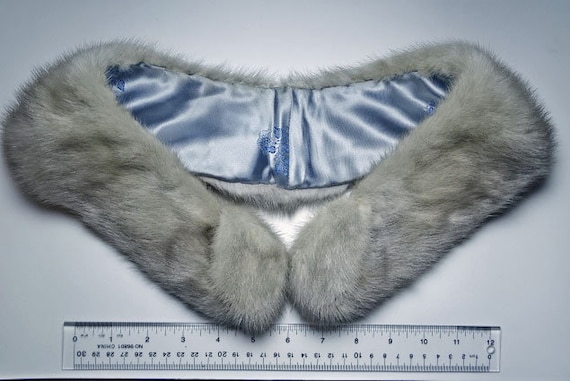 Vintage 50s silver mink collar with blue brocaded… - image 1