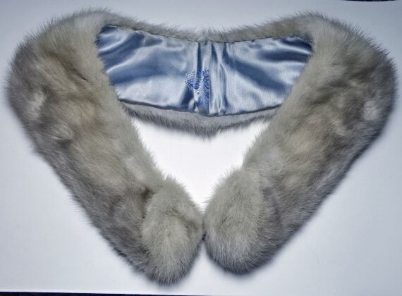 Vintage 50s silver mink collar with blue brocaded… - image 2