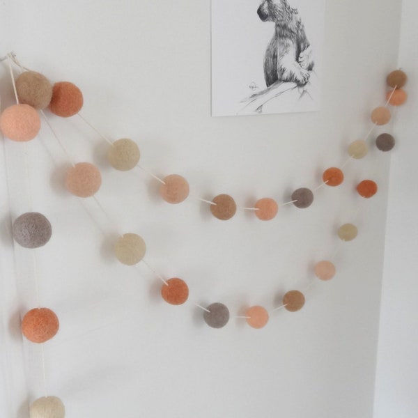 Felt balls garland/coral peach pink grey white/pompom garland/girl room/soft color/Modern kid room/Nursery garland/felt garland/kid garland/