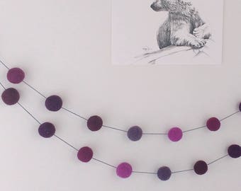 Guirlande en boule de laine feutrée nuance de mauve violet/guirlande de pompons/Décoration chambre d'enfant/déco murale chambre bébé/Québec