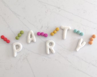 PARTY garland/felt banner/birthday party/colorful decoration/sustainable party/birthday decor/zero waste party/multicolor party/summer party