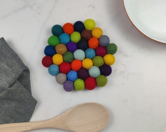 Multicolor Trivet/Felt ball coaster/colorful kitchen/hexagonal/modern kitchen/kitchen table accessorie/useful gift/hostess gift/mother's day