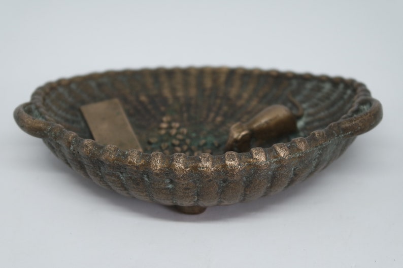 Art Nouveau bronze cuppin trayashtray France 1920s