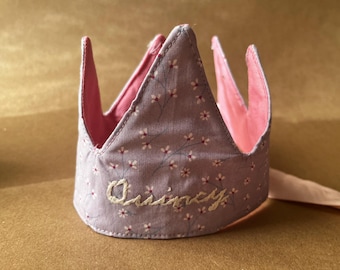 Corona di compleanno ricamata / Regalo personalizzato per bambini / Ricordo di compleanno