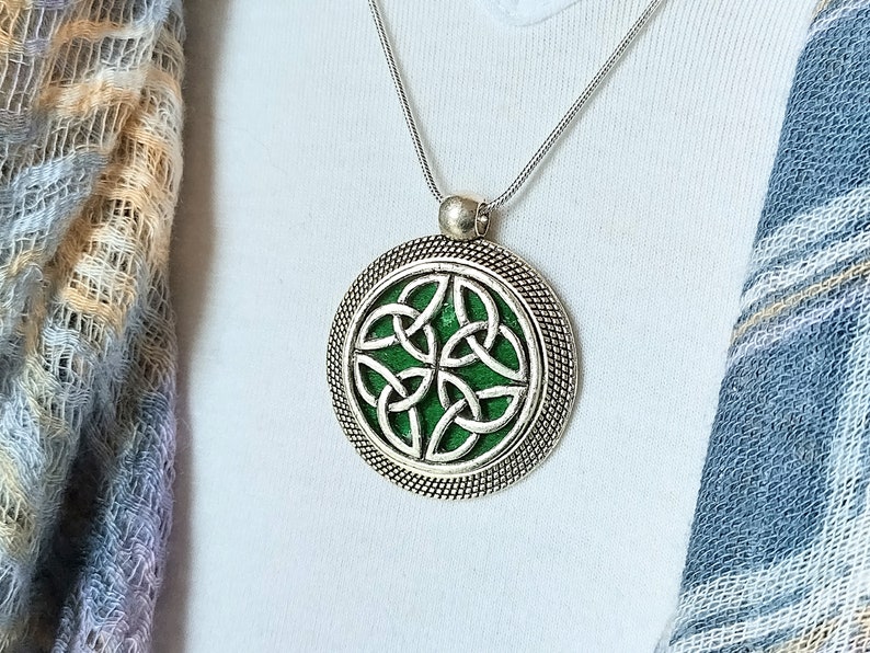 Gorgeous Celtic Necklace, Celtic Pendant Necklace image 2