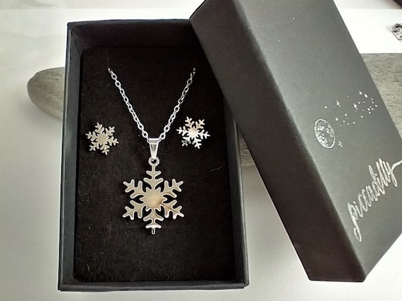 Silver Snowflake Necklace \u0026 Earring Set 